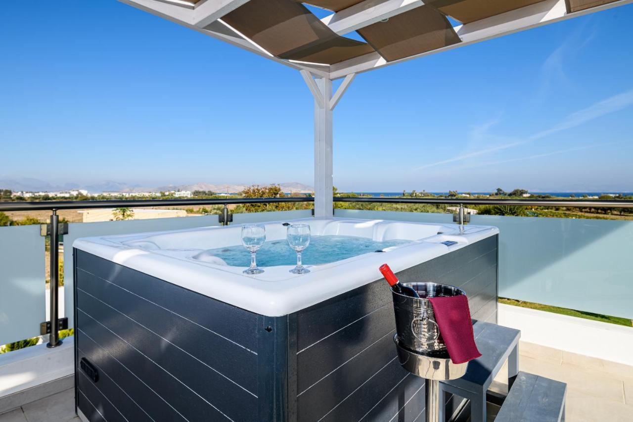 Asteria Pearl Villa 2 With Rooftop Jacuzzi Tigaki エクステリア 写真